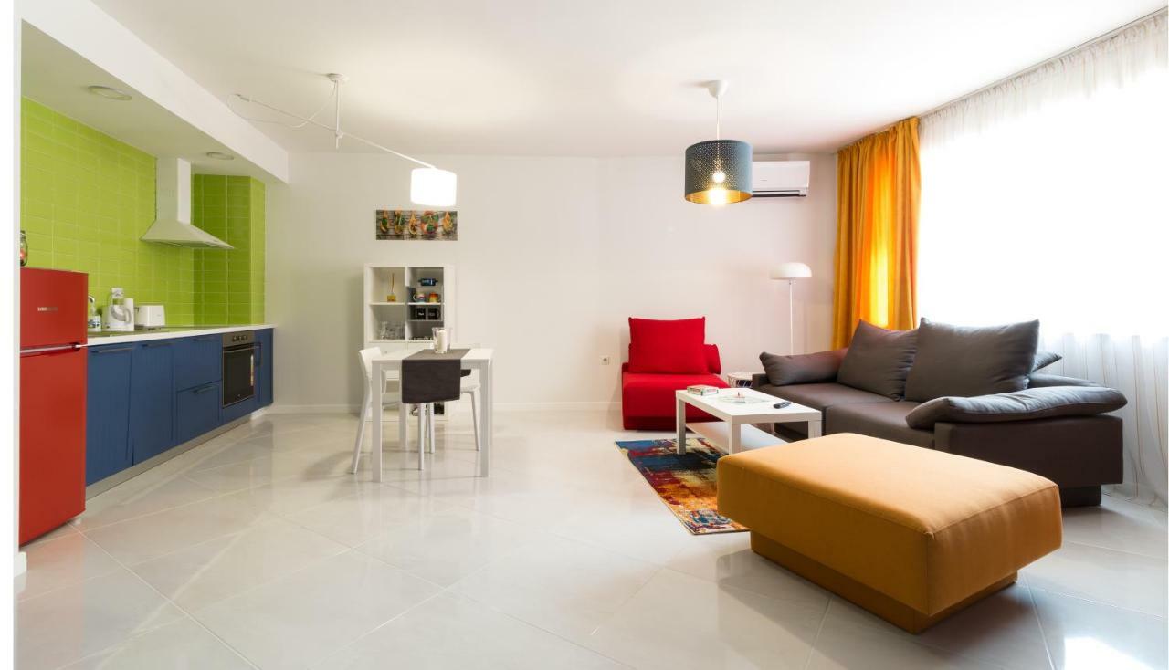 Pop Your Colors - Funky And Modern 1Bdr Apt By Flat Mаnager Пловдив Екстериор снимка